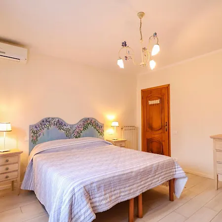 Dei Marmi - With Garden, Near The Sea Apartment *