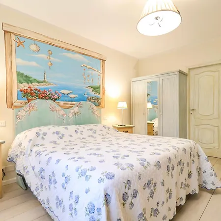 Dei Marmi - With Garden, Near The Sea Cinquale