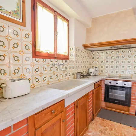 Dei Marmi - With Garden, Near The Sea Apartment Cinquale
