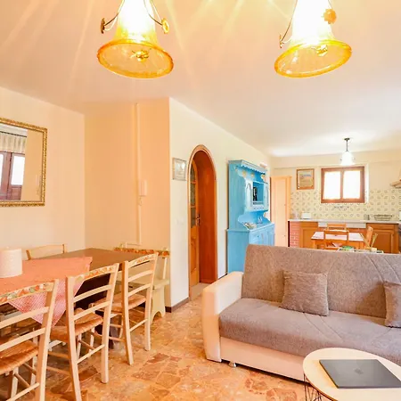 Dei Marmi - With Garden, Near The Sea Apartment