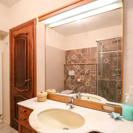 Dei Marmi - With Garden, Near The Sea Apartment Cinquale
