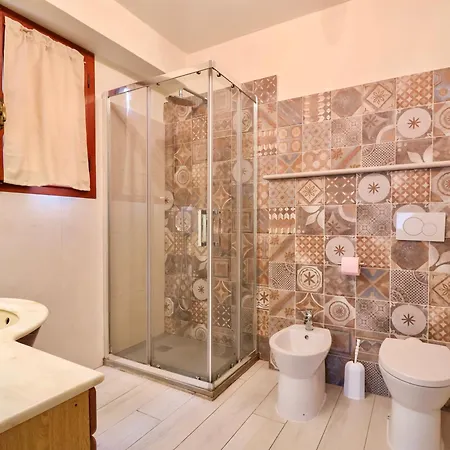 Apartment Dei Marmi - With Garden, Near The Sea Cinquale