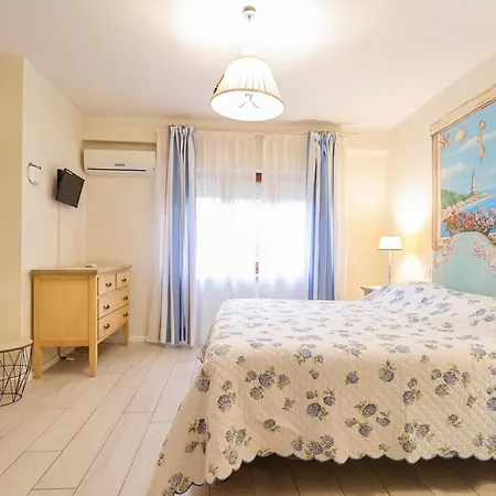 Dei Marmi - With Garden, Near The Sea * Cinquale
