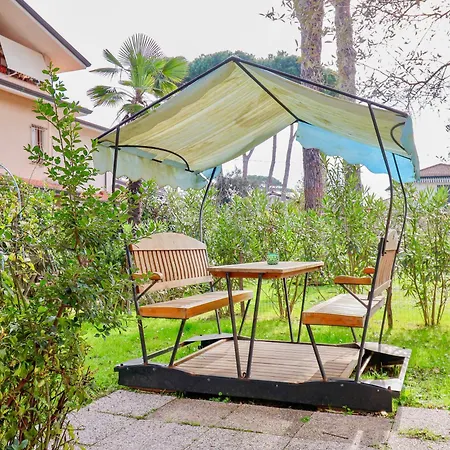 Dei Marmi - With Garden, Near The Sea