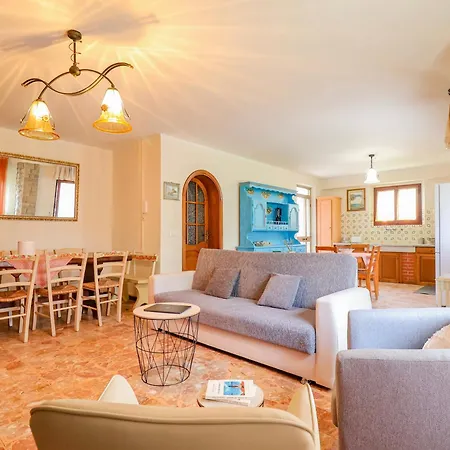 Apartment Dei Marmi - With Garden, Near The Sea *