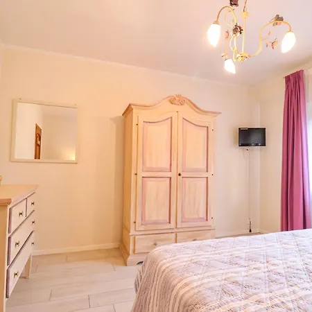 Dei Marmi - With Garden, Near The Sea Apartment *